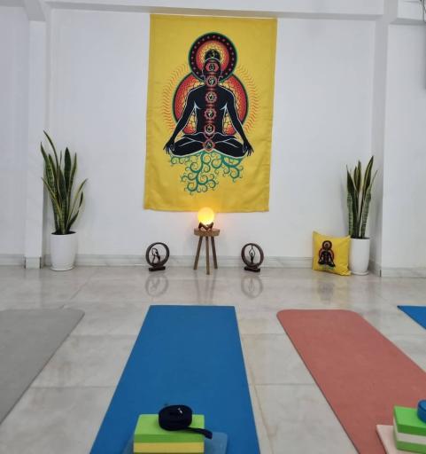 عکس باشگاه ورزشی یوگا