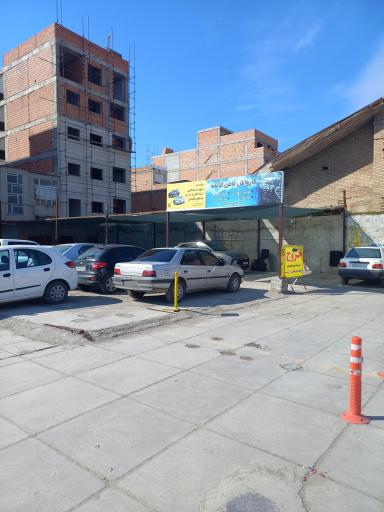 عکس پارکینگ شبانه روزی و کارواش و خدمات زیبایی خودرو