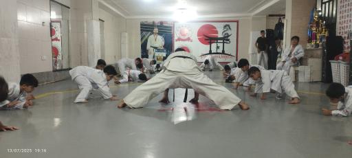 عکس باشگاه قهرمان