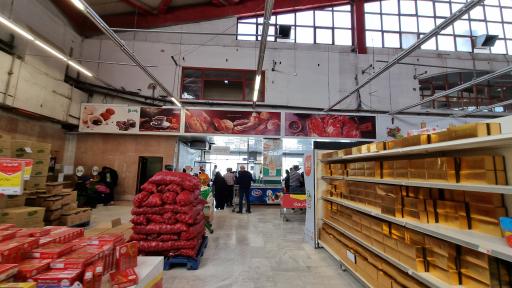 عکس فروشگاه‌ زنجیره‌ای رفاه