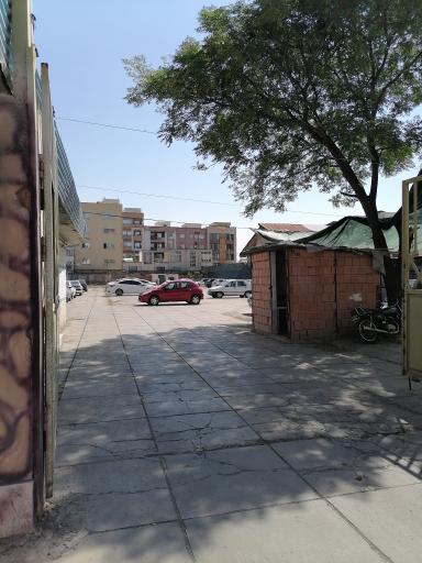 عکس پارکینگ شبانه روزی و کارواش و خدمات زیبایی خودرو