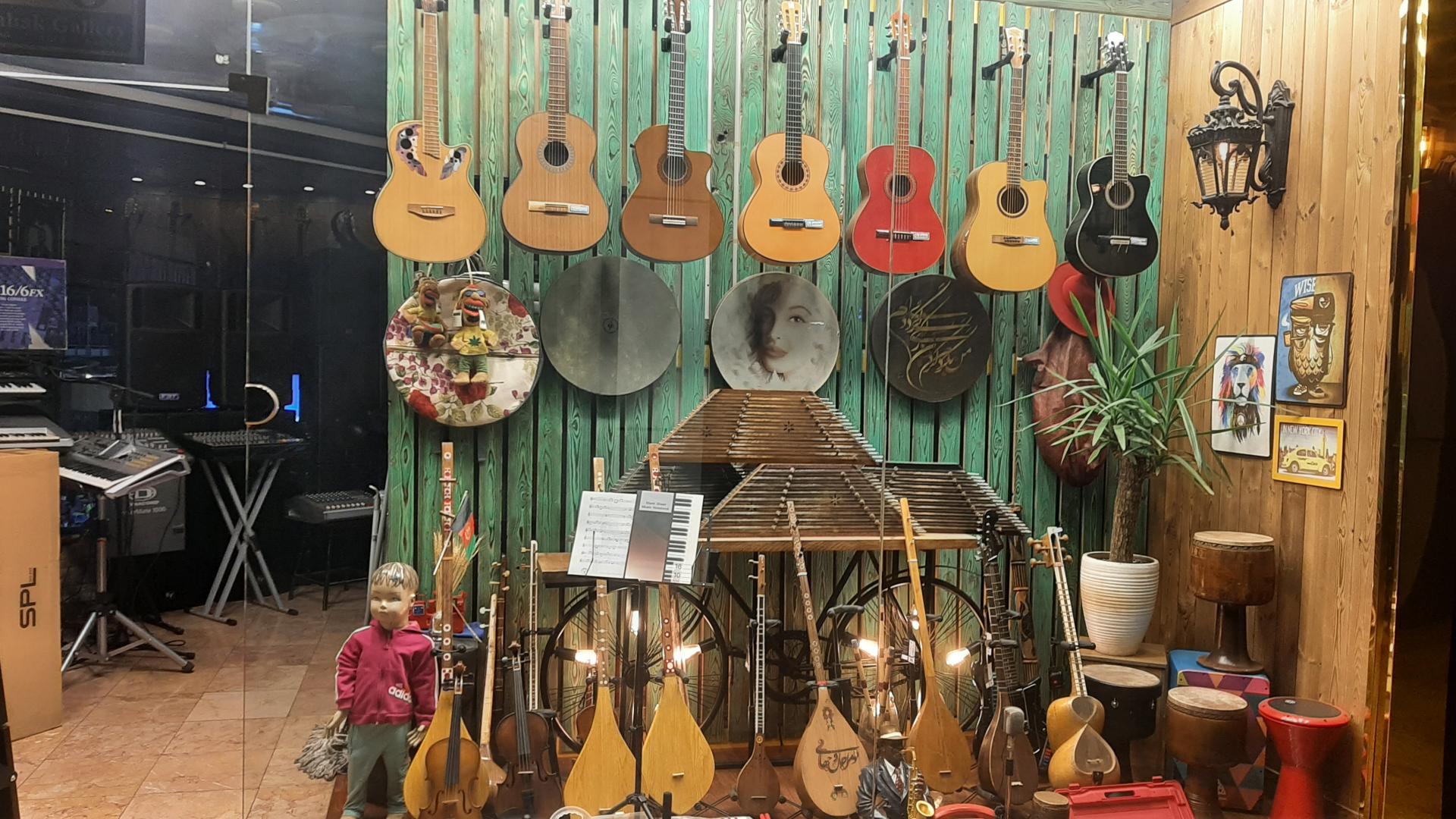 عکس گالری بابک