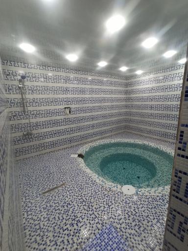 عکس باشگاه بدنسازی کسری