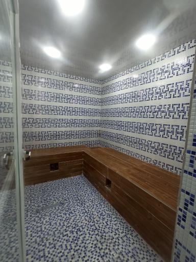 عکس باشگاه بدنسازی کسری