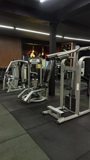 عکس باشگاه بدنسازی کسری