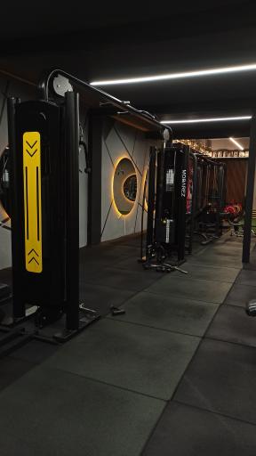 عکس باشگاه بدنسازی کسری