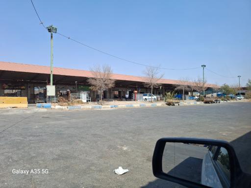 عکس میدان مرکزی میوه و تره‌بار سمنان