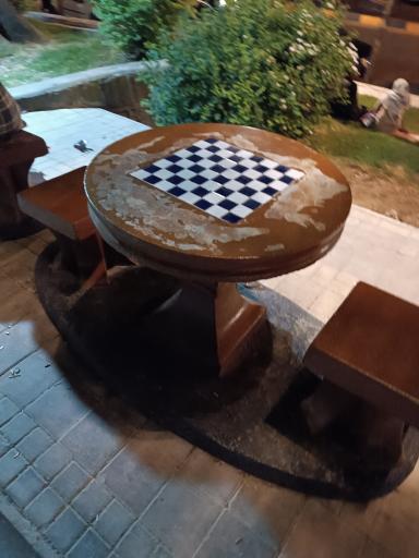 عکس ایستگاه شطرنج بازان لاهیجان