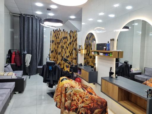 عکس آرایشگاه مردانه مو طلا