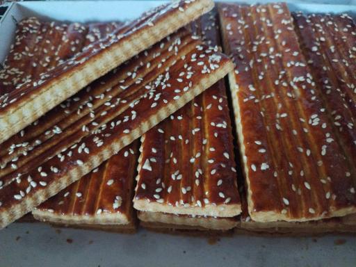 عکس قنادی گل سرخ