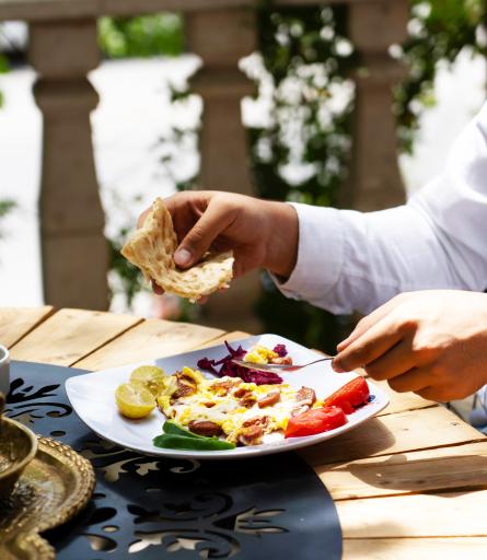 عکس رستوران شبنم عنبران
