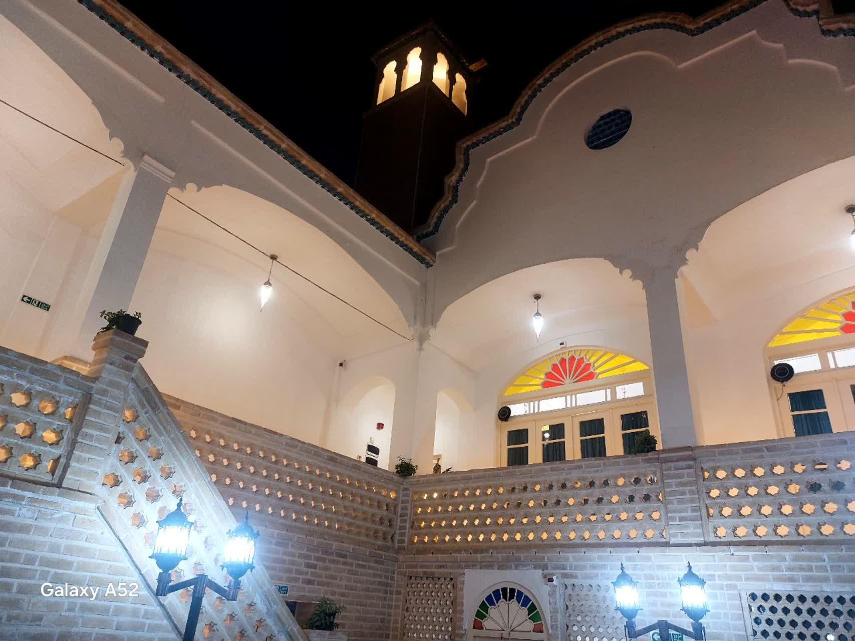 عکس هتل و عمارت سنتی چهارباغ 