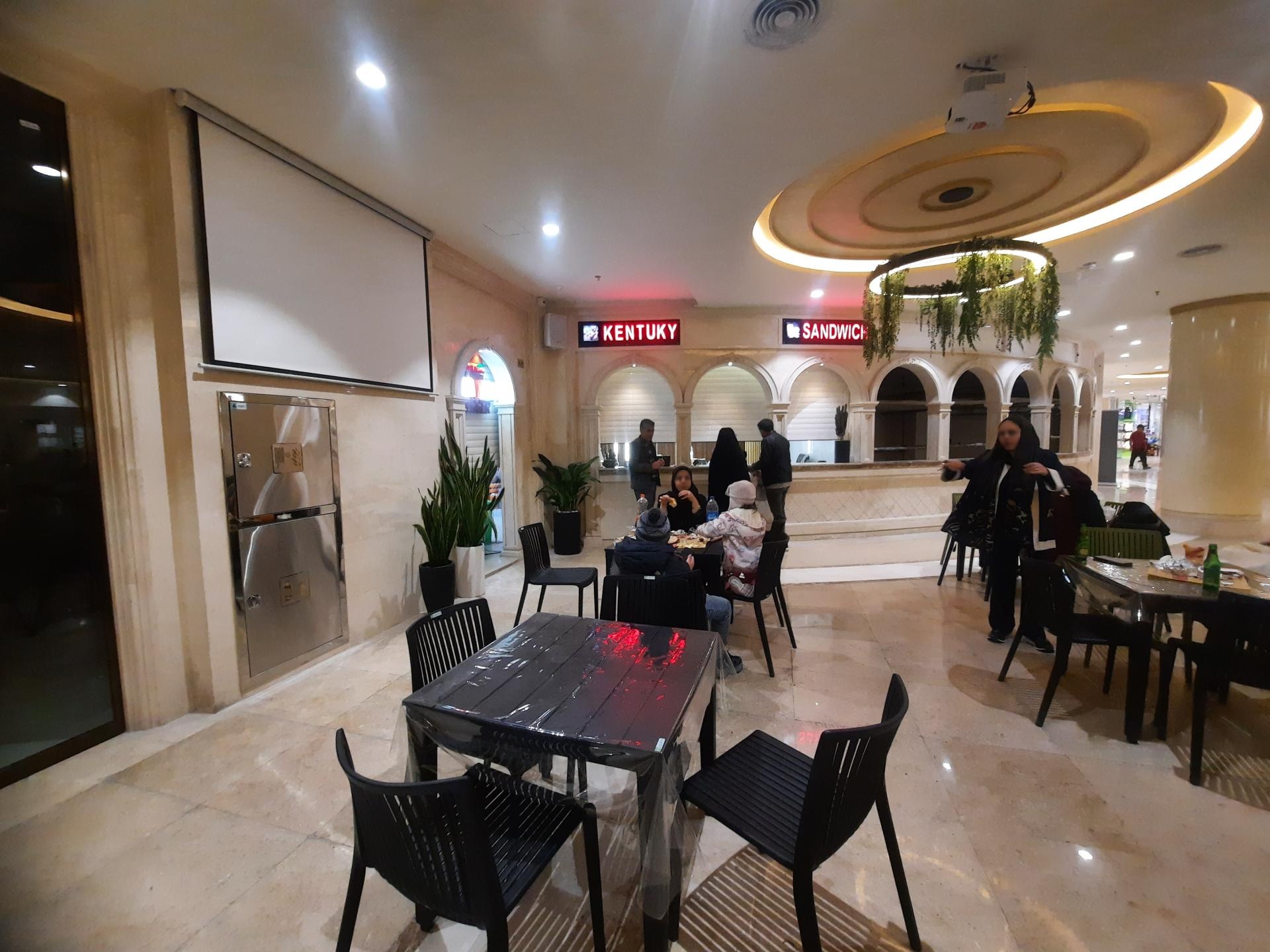 عکس فست فود مس ویچ