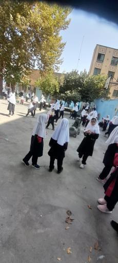 عکس دبستان دخترانه میقات