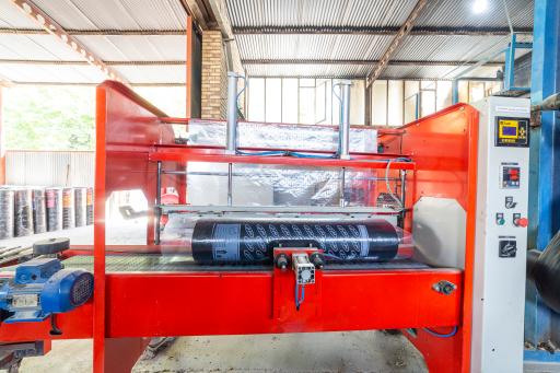 عکس کارخانه ایزوگام پرتو پیروز نام شرق