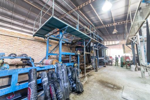 عکس کارخانه ایزوگام پرتو پیروز نام شرق