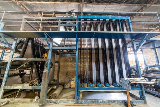 عکس کارخانه ایزوگام پرتو پیروز نام شرق