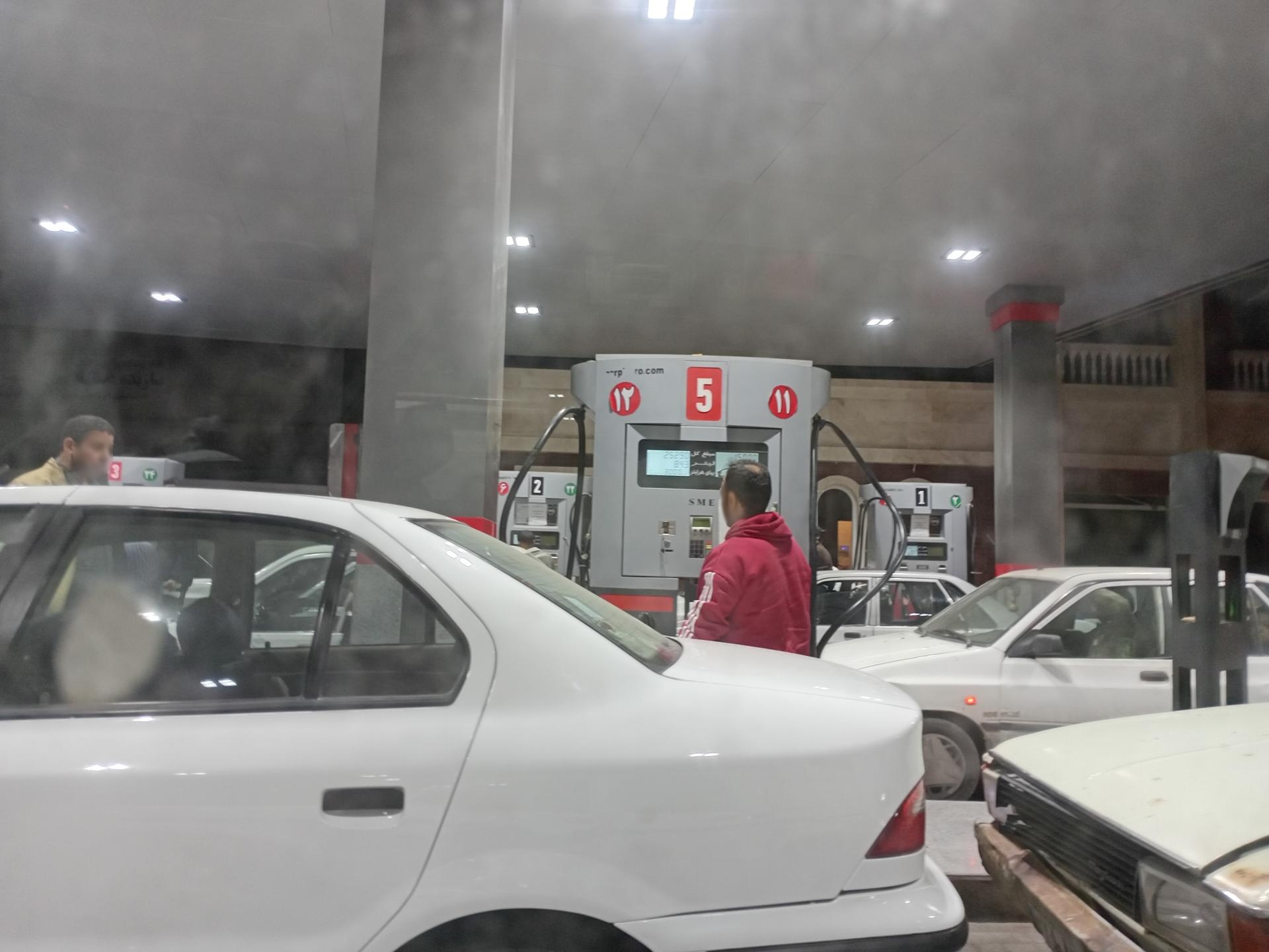 عکس پمپ بنزین علی‌نژاد