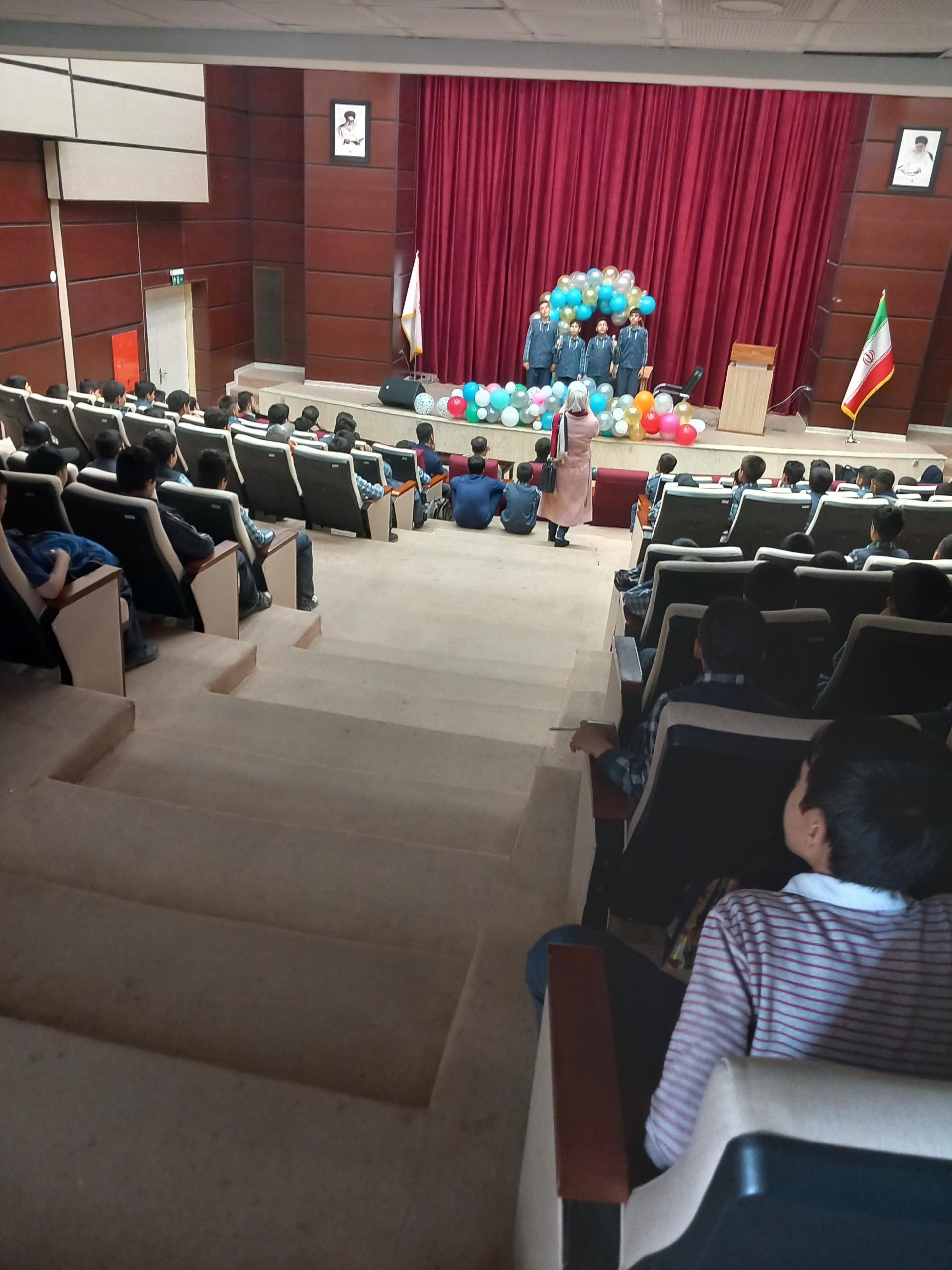 عکس کتابخانه سردار شهید حبیب مظاهری