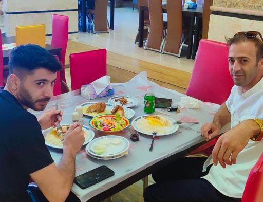 عکس کافه رستوران اکبرجوجه برادران کلبادی لاهیجان 