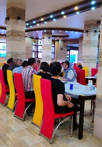 عکس کافه رستوران اکبرجوجه برادران کلبادی لاهیجان 