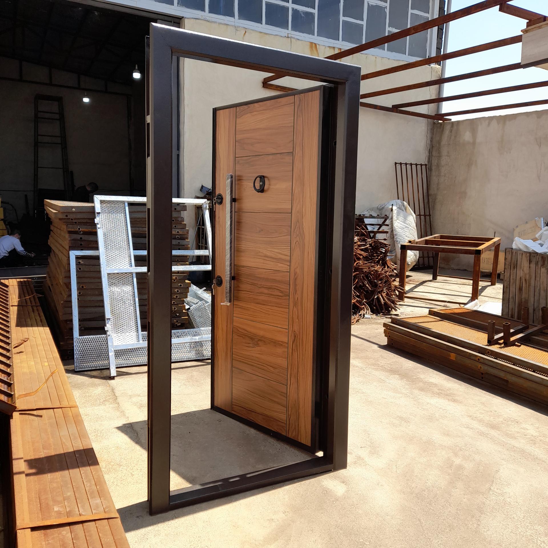 عکس ایمن درب شرق 