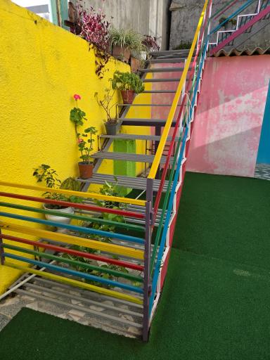 عکس دبستان غیر دولتی دخترانه آیندگان