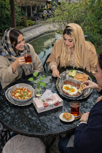 عکس رستوران باغ فلاحت