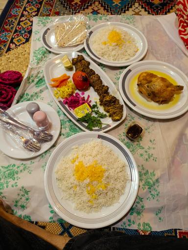 عکس کافه رستوران اکبرجوجه برادران کلبادی لاهیجان 
