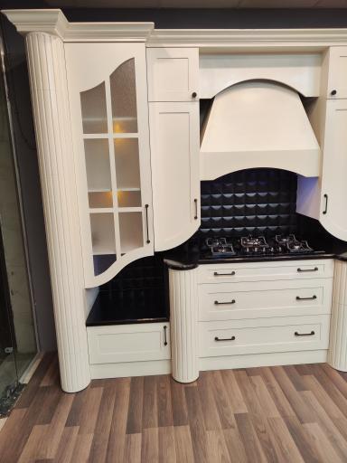 عکس قصر چوب