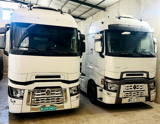 عکس نمایشگاه کامیون باقری