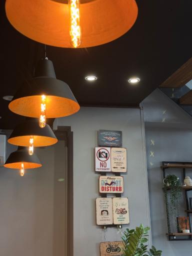 عکس کافه خاتون (قلیان اکسیژن)