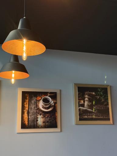 عکس کافه خاتون (قلیان اکسیژن)