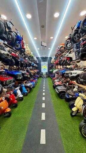 عکس آقای ماشین شارژی