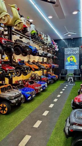 عکس آقای ماشین شارژی