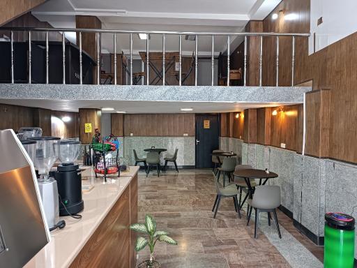 عکس کافه خاکستری