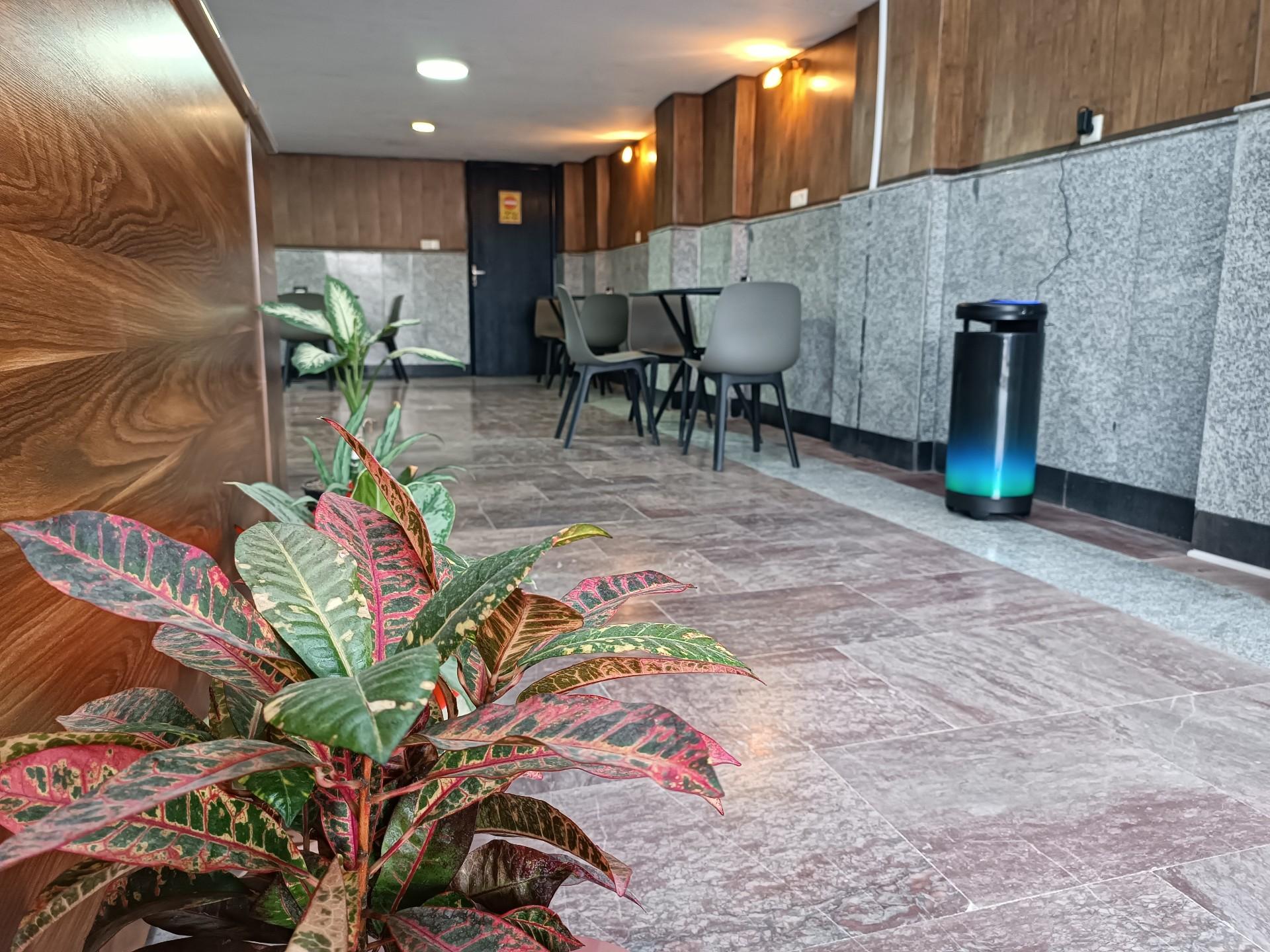 عکس کافه خاکستری