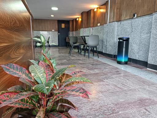 عکس کافه خاکستری