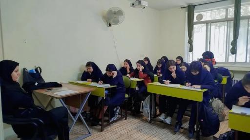 عکس دبیرستان شهیدان سماعی یکتا