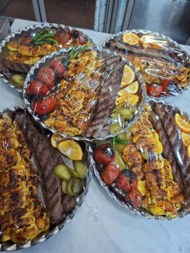 عکس چلوکبابی سبزیکار