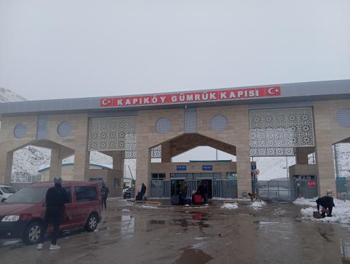 عکس گذرگاه مرزی رازی