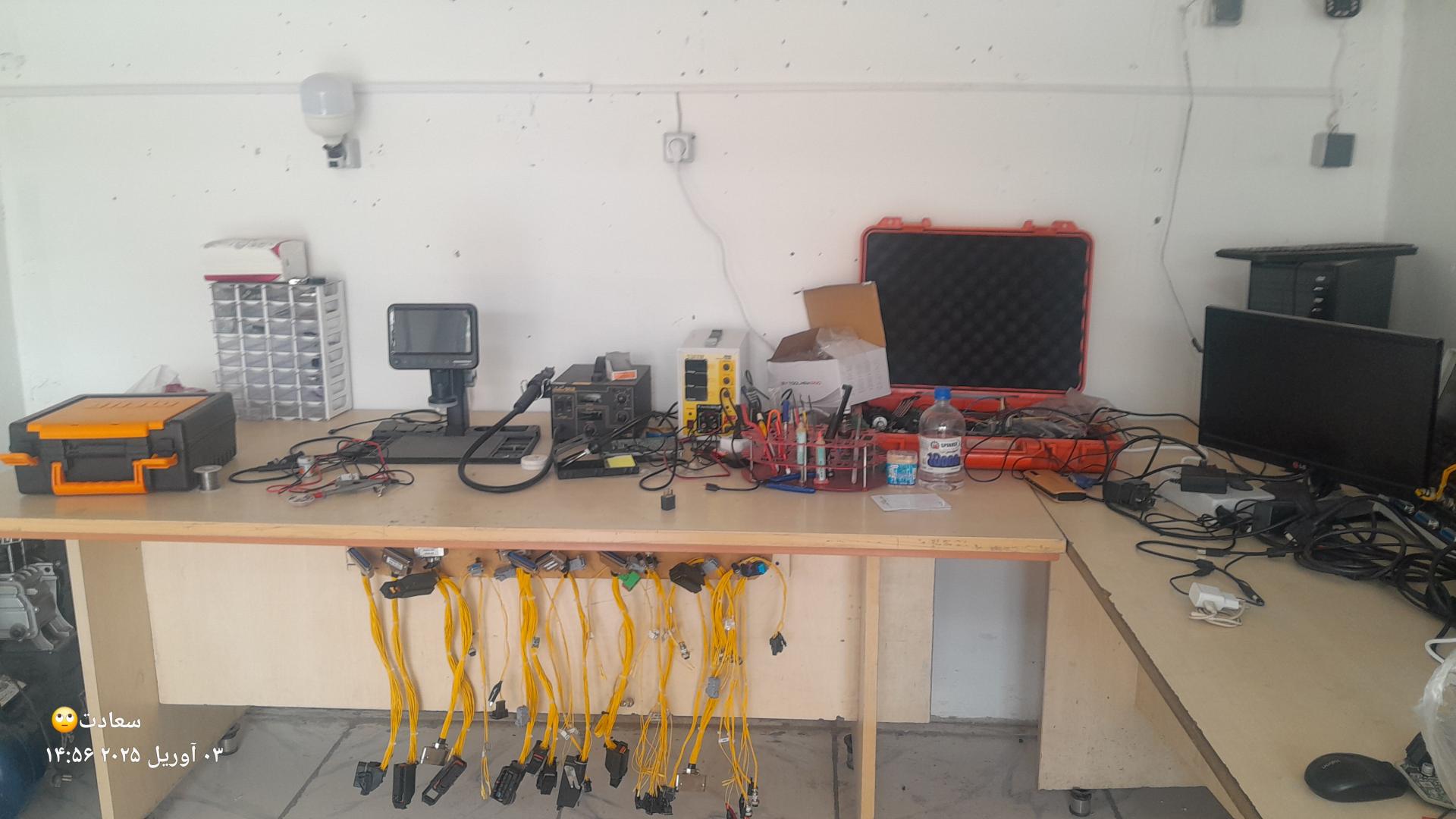 عکس تعمیرگاه چینی کار