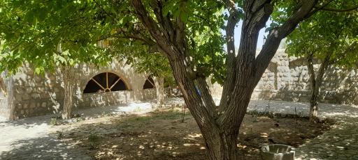 عکس عمارت سنگی خان مراد