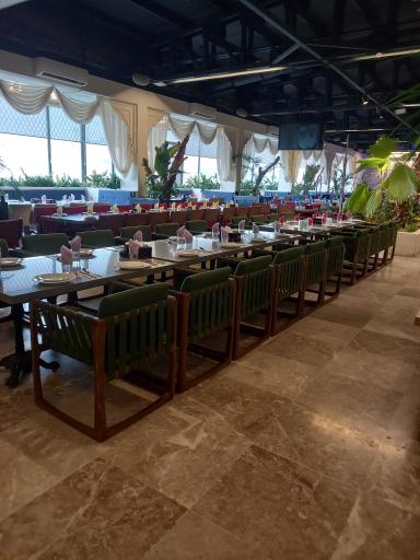 عکس رستوران مرسی پدیده