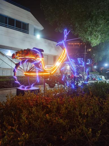 ایستگاه دوچرخه هتل پارمیس