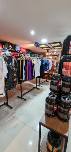 عکس فروشگاه ورزشی کاریزما اسپرت