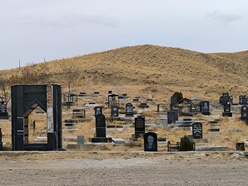 عکس آرامستان اسکی کند بستان آباد