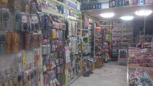 گالری رژ قرمز