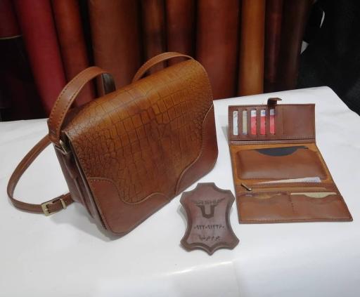 عکس فروشکاه محصولات چرمی عرشیا