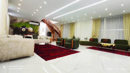 عکس عمارت ماه‌سانیل 